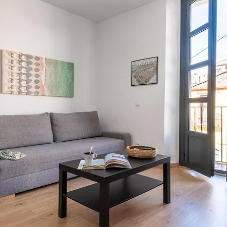 Tarragona Apartments شقة *