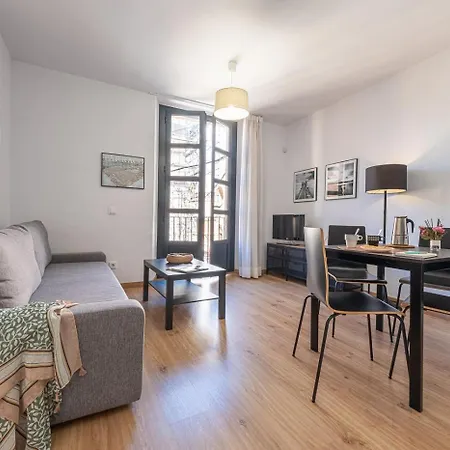 Tarragona Apartments * تاراغونا