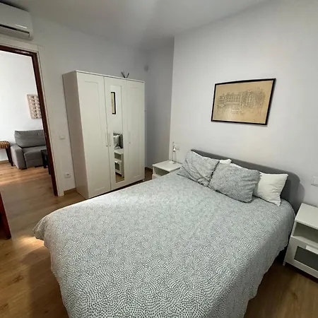 Tarragona Apartments شقة *